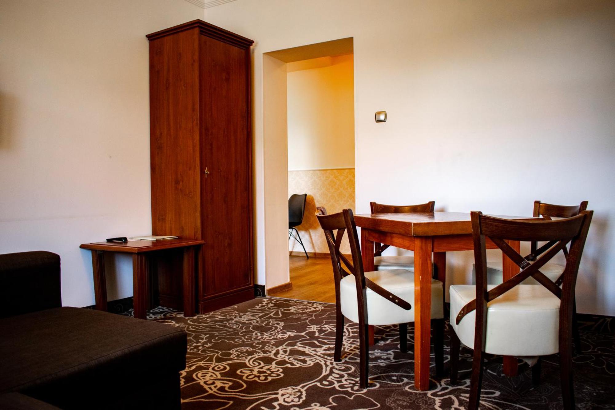 Hotel Pruski Orneta Buitenkant foto